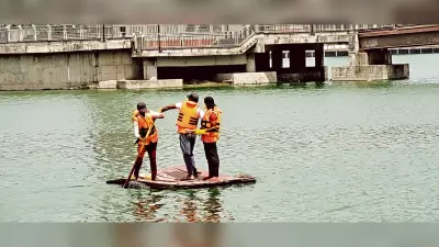 Ranchi news : बड़ा तालाब में फिर डाले गये आठ हजार ई-बॉल, पानी से दुर्गंध आना हुआ कम