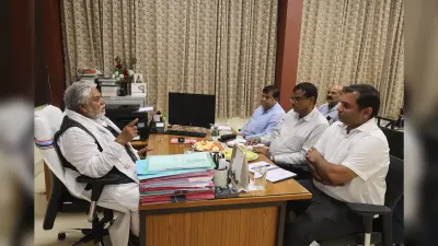 गंगापथ व अटल पथ के किनारे करें पौधारोपण