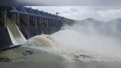 मैथन व पंचेत डैम का जल स्तर खतरे के निशान के करीब पहुंचा