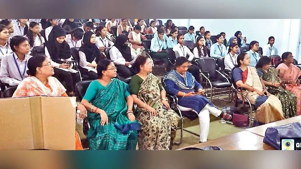 Ranchi Women”s College : स्तनपान लाभदायक, छात्राएं करें जागरूक : डॉ सुप्रिया