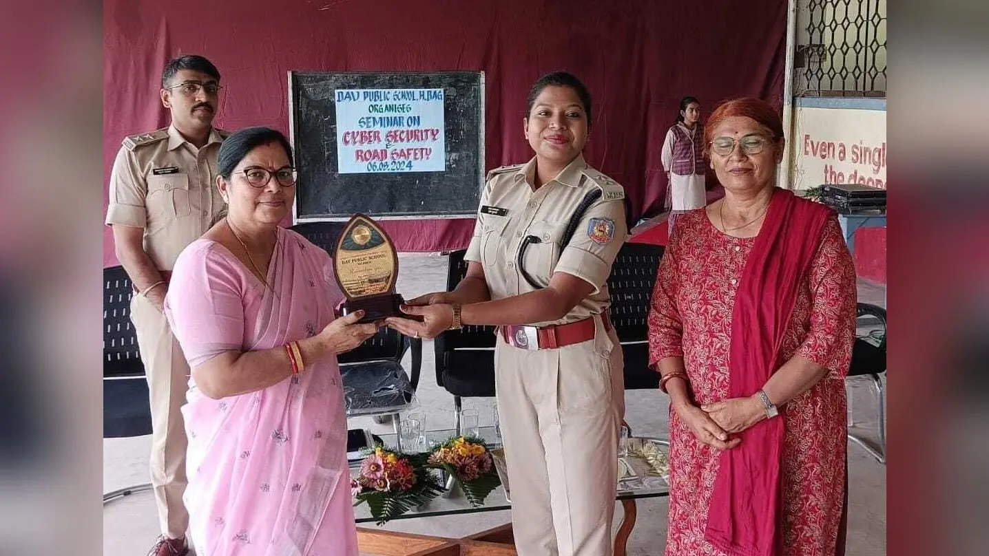अनजान कॉल और लिंक पर नहीं दें ध्यान : डीएसपी