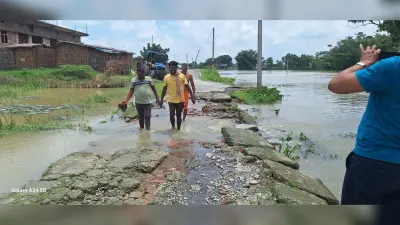 Flood in Kursakanta: लोहंदरा नदी में उफान,कुर्साकांटा के ग्रामीणों में अफरा-तफरी, सड़कों पर बाढ़ का कहर