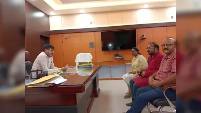 अनियमित बिजली आपूर्ति को लेकर डीएम से पूर्व विधायक मिली