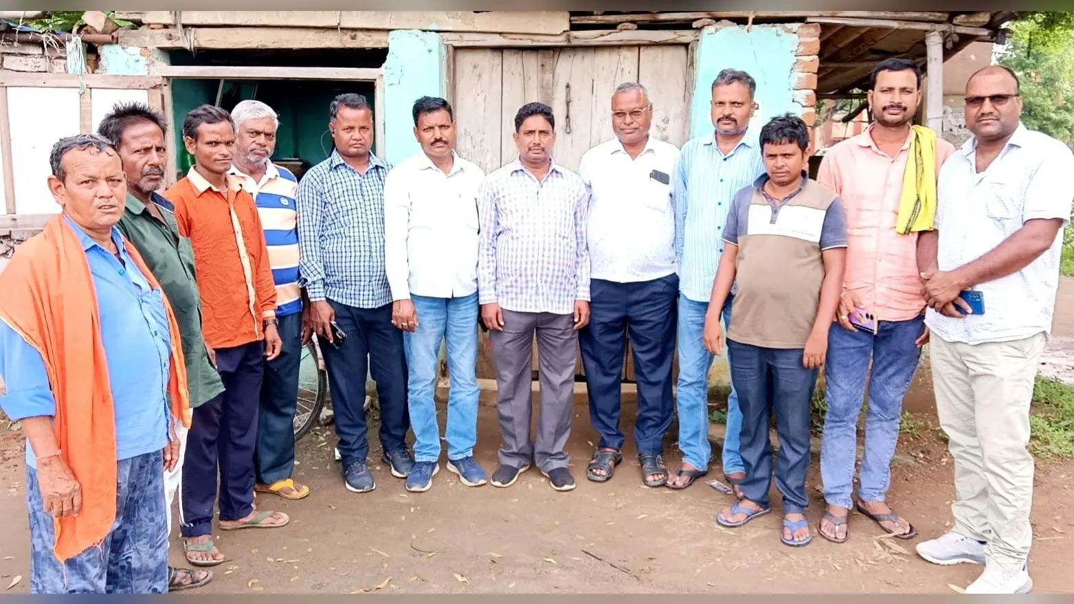 बरकट्ठा भाजपा मंडल के अध्यक्ष परमेश्वर व बेड़ोकला के भोला प्रसाद