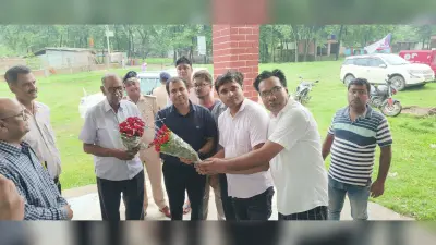 सचिव ने किया पीएचसी का निरीक्षण