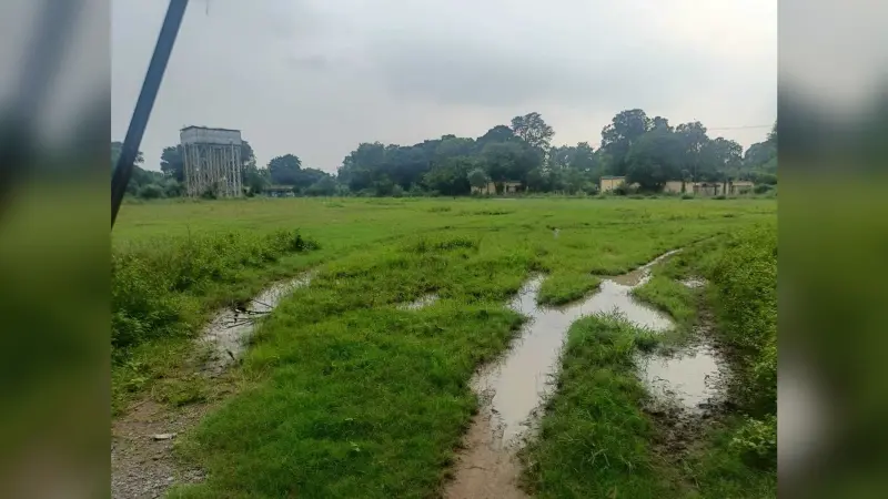 बंडामुंडा. बीएसए का मैदान बदहाल, खेलने नहीं आते हैं बच्चे