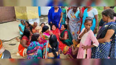 सड़क किनारे खड़े युवक को पिकअप ने मारी टक्कर, हुई मौत