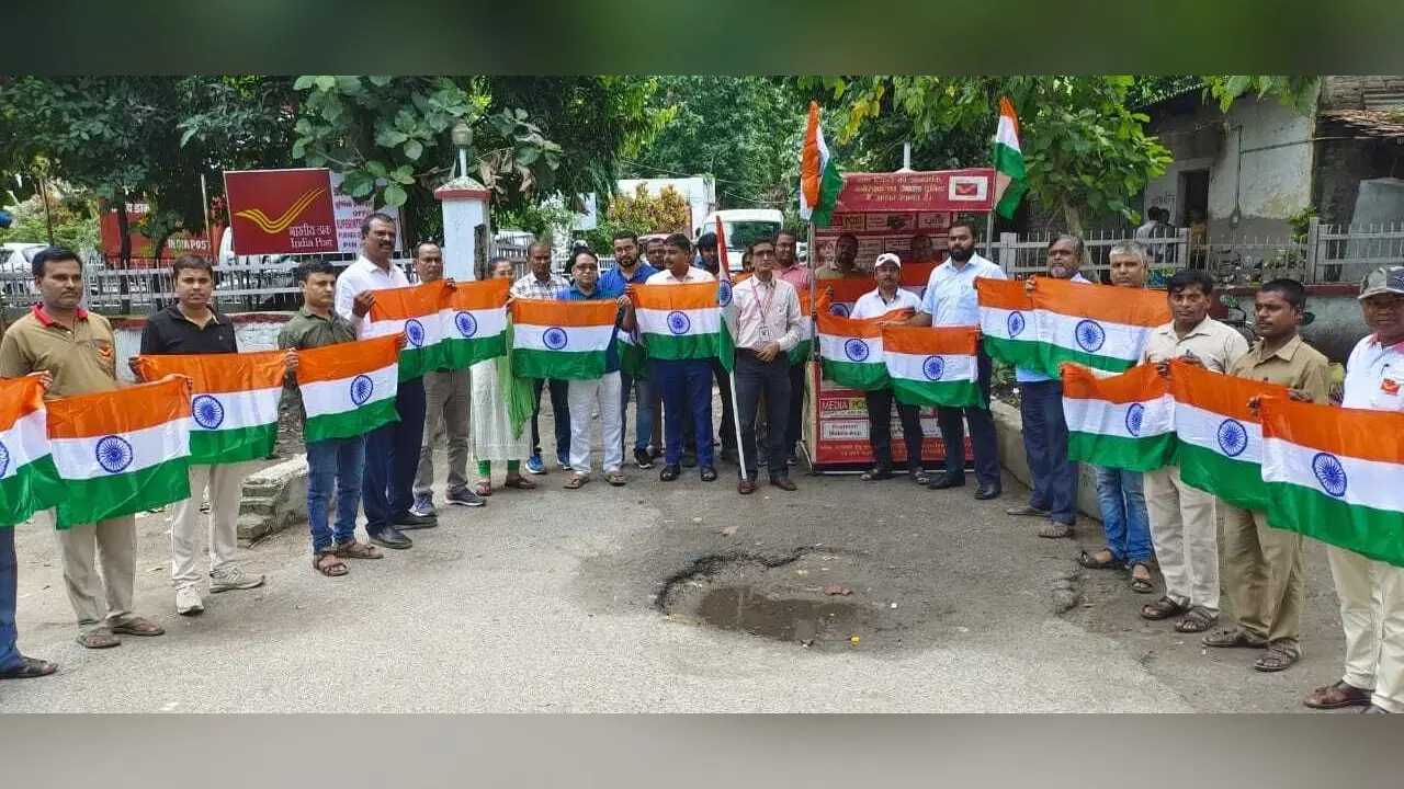 ध्वजारोहण के लिए डाक घर से लीजिये तिरंगा
