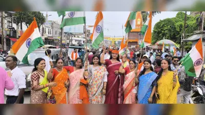 -तिरंगा लेकर निकले भाजपाई, राष्ट्रप्रेम का दिया संदेश