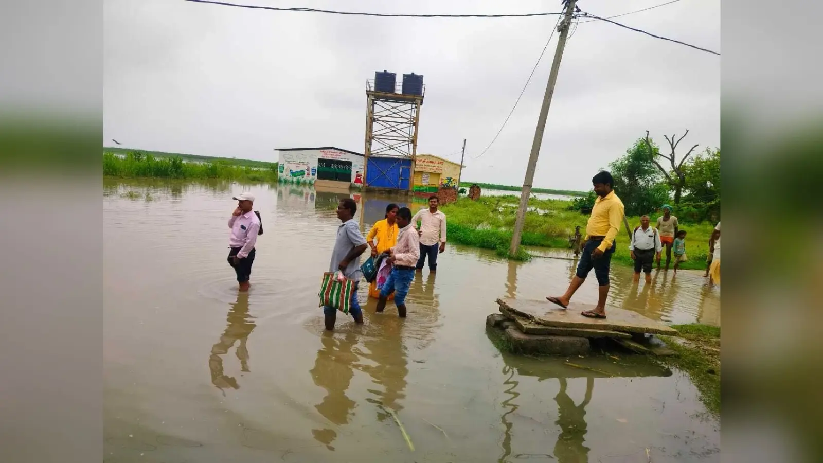 Heavy Rainfall in Munger: मुंगेर में 38.64 मीटर पर पहुंचा गंगा का जलस्तर, डेंजर लेबल से मात्र 69 सेंटीमीटर नीचे बह रही गंगा