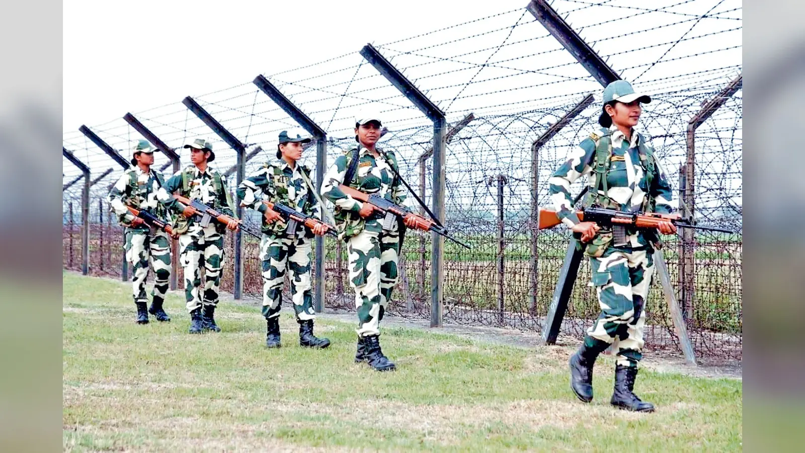 सुरक्षा की बागडोर संभालने में बीएसएफ की महिला प्रहरी भी पीछे नहीं