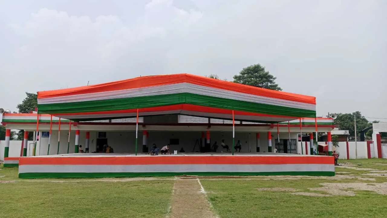 मुख्य समारोह स्थल खगड़ा स्टेडियम सज धजकर तैयार, झंडोत्तोलन आज