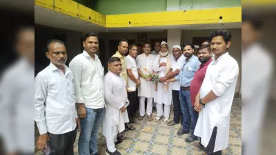 कांग्रेस का लोक सभा में व्हिप बनाये जाने पर कार्यकर्ताओं ने किया सांसद का स्वागत