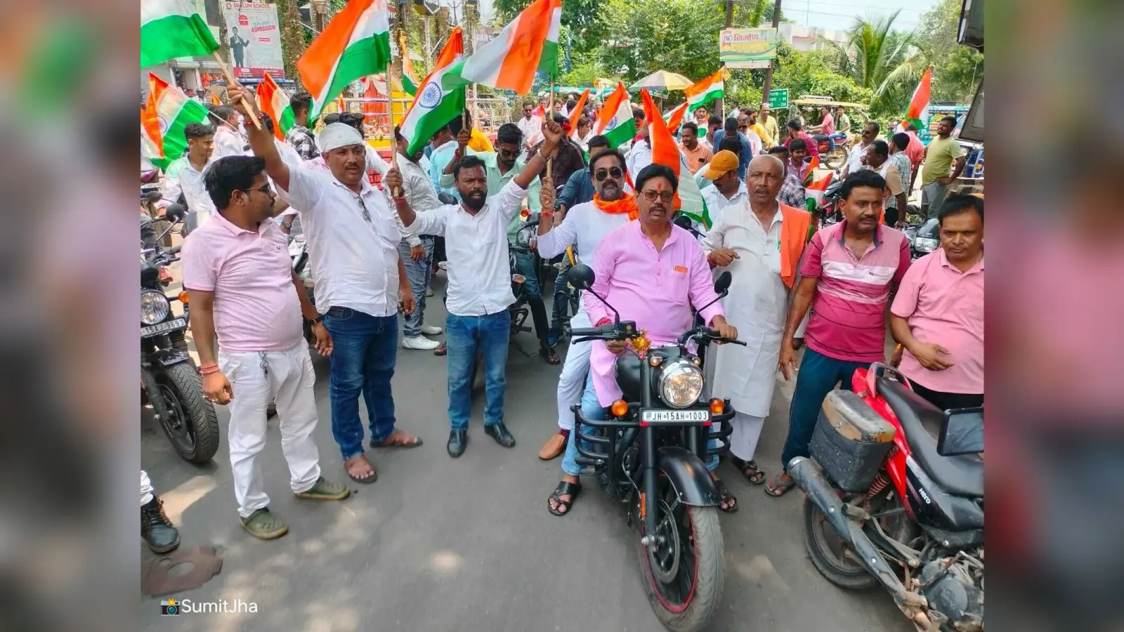 भाजपा कार्यकर्ताओं ने निकाली हर घर तिरंगा यात्रा, वंदे मातरम व भारत माता की जय के नारों से गूंजे चौक-चौराहे