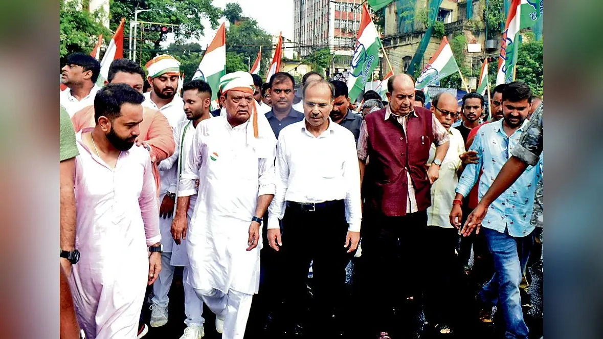 आरजीकर की घटना के खिलाफ कांग्रेस ने निकाला जुलूस