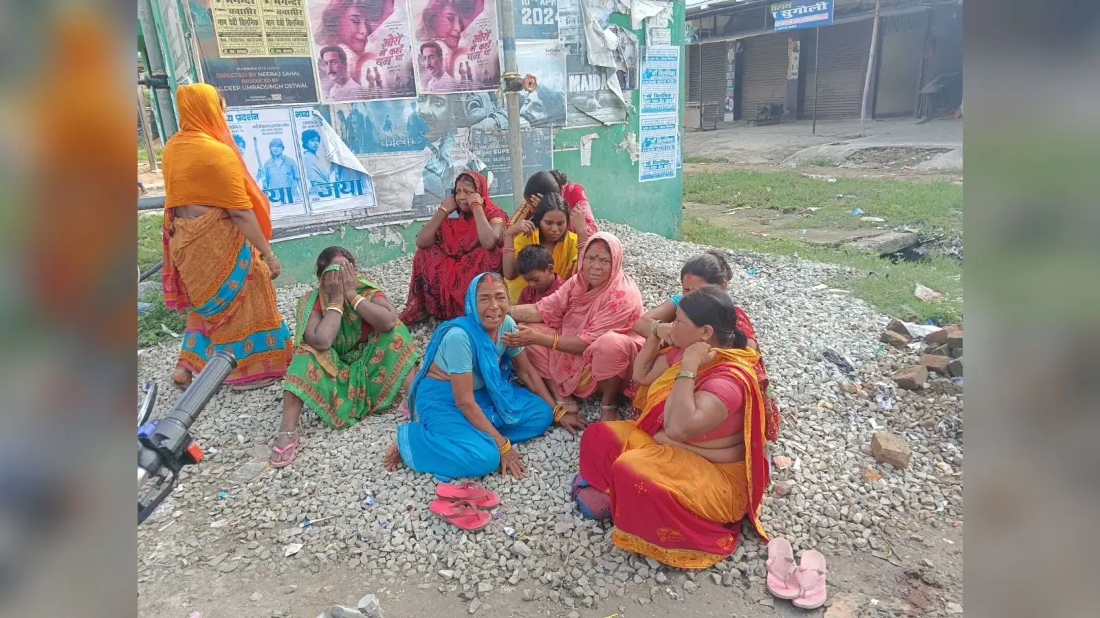 सुगौली में अनियंत्रित ट्रक ने बाइक सवार जीजा-साली को रौंदा, मौत