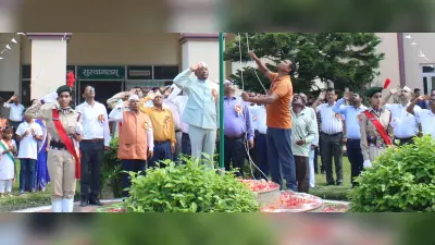 स्वतंत्रता दिवस पर सम्मानित की गयी कृषि महाविद्यालय की टॉपर छात्राएं
