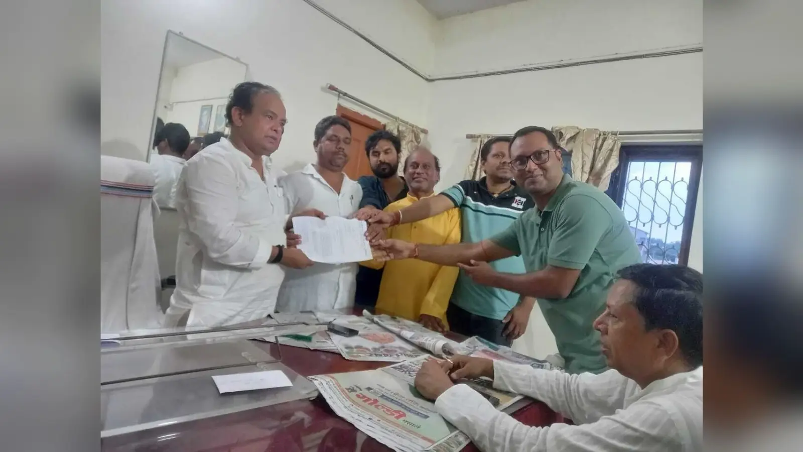 डीलर एसोसिएशन ने ग्रामीण विकास मंत्री को सौंपा मांग-पत्र