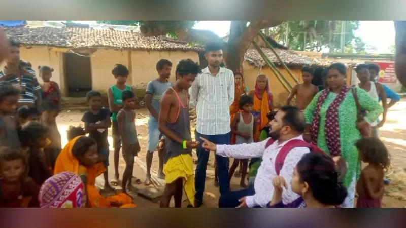 सिमला कांसी पाड़ा में दर्जनों लोग से बुखार से पीड़ित, स्वास्थ्य विभाग की टीम गांव में कर रही कैंप