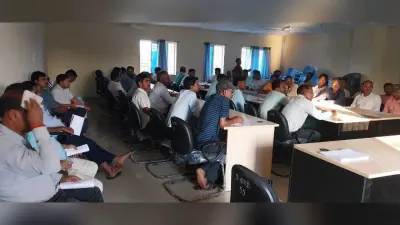 बीएलओ की बैठक में मतदाता सूची में सुधार का दिया निर्देश