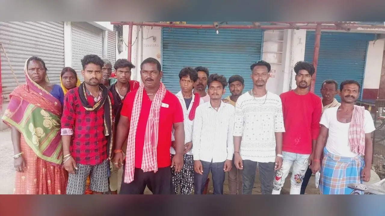 मानदेय राशि मिलने के बाद नपं सफाई कर्मी लौटे काम पर