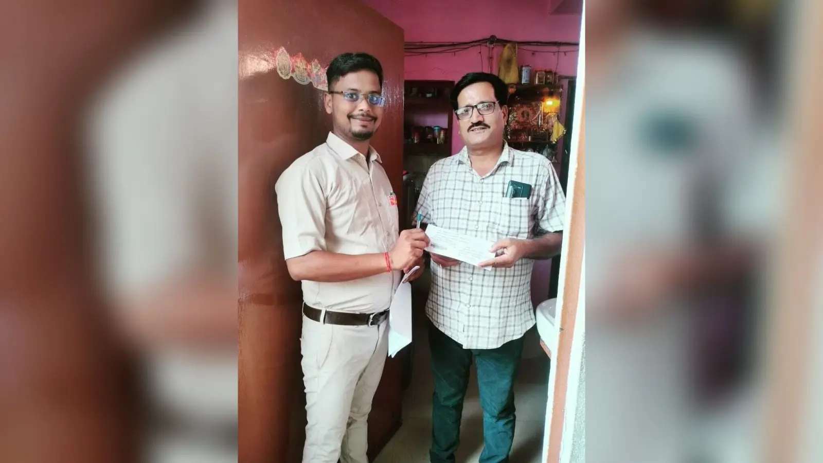 राखी संग बहन के स्नेह को डाकिया ने भाई तक पहुंचाया