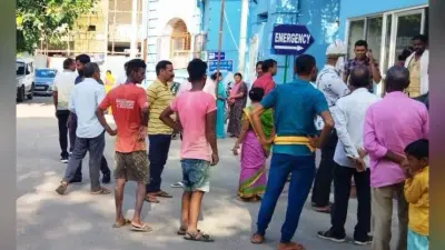पिकअप वाहन के धक्के से बाइक सवार चाचा की मौत, भतीजा घायल
