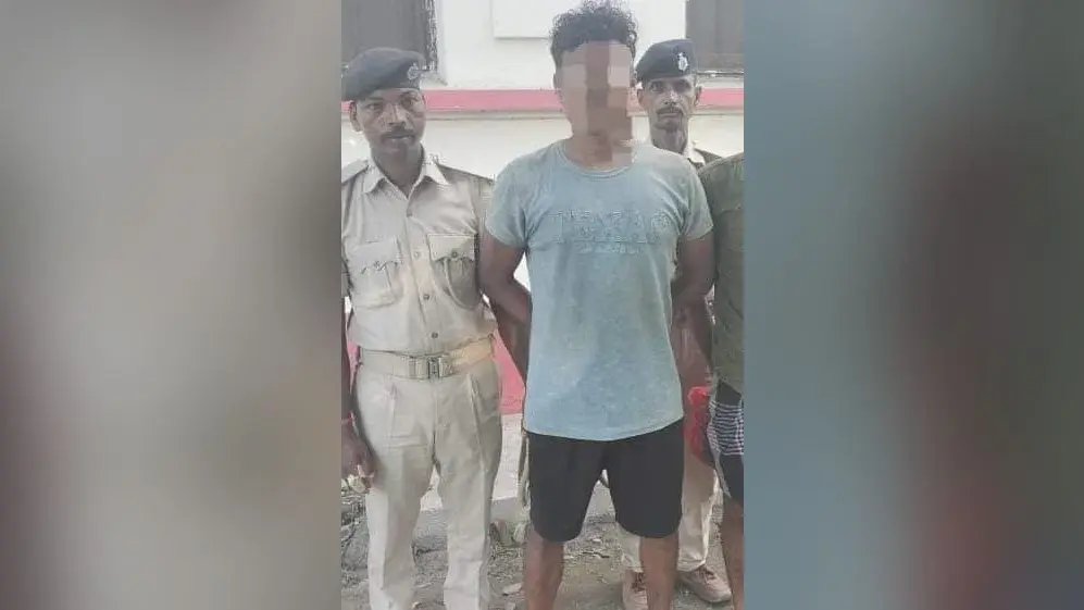 देसी कट्टा व दो कारतूस के साथ अपराधी गिरफ्तार