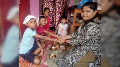 बहनों ने भाईयों के कलाई पर बांधी राखी