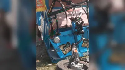 तेज रफ्तार कार ने ई रिक्शा को मारी सीधी टक्कर, तीन घायल