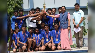 जूनियर टीम में ब्लू हाउस और सीनियर में येल्लो हाउस चैंपियन