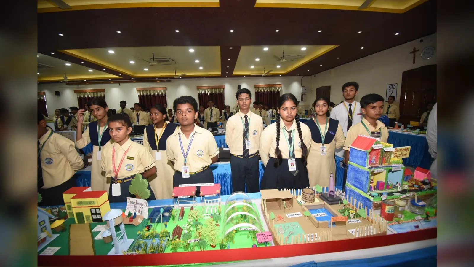 कैंपस : संत जेवियर्स हाइस्कूल : विज्ञान प्रदर्शनी में विद्यार्थियों ने मॉडल बनाकर दिखायी प्रतिभा