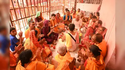 60 हजार भक्तों ने की स्पर्श पूजा