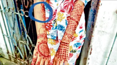 स्कूल से लौटी बेटी के मेहंदी रचे हाथों पर छड़ी के लाल निशान देख रो पड़े मां-बाप