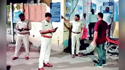 सुरक्षा को लेकर पुलिस ने लिया स्वास्थ्य केंद्र का जायजा