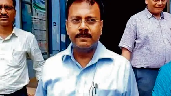 डॉ संदीप घोष को जल्द मिल सकती है नयी जिम्मेदारी