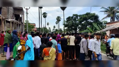 ट्रक ने बाइक में मारी टक्कर, मां की मौत, पुत्र घायल