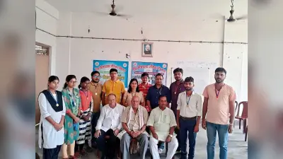 तुलसी मंजरी उपन्यास के पात्रों पर अपना विचार रखा