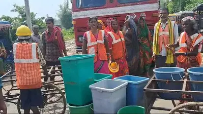 मानदेय नहीं मिलने से आक्रोशित स्वच्छताकर्मियों ने किया सड़क जाम