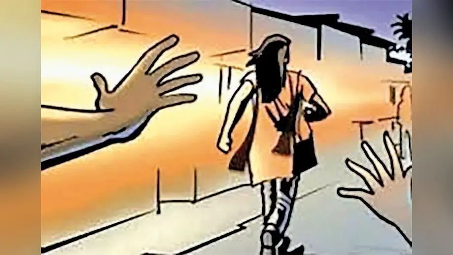सड़क पर रोक कर किशोरी के साथ अश्लीलता