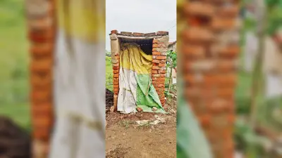 शौचालय को गोइठा से भरा, स्वच्छता का मायने बदल दिया