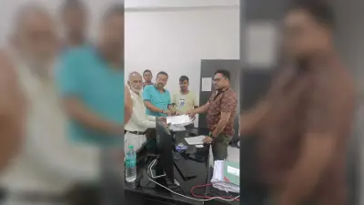 विभिन्न मांगों को लेकर नगर विकास समिति के सदस्यों ने सौंपा ज्ञापन