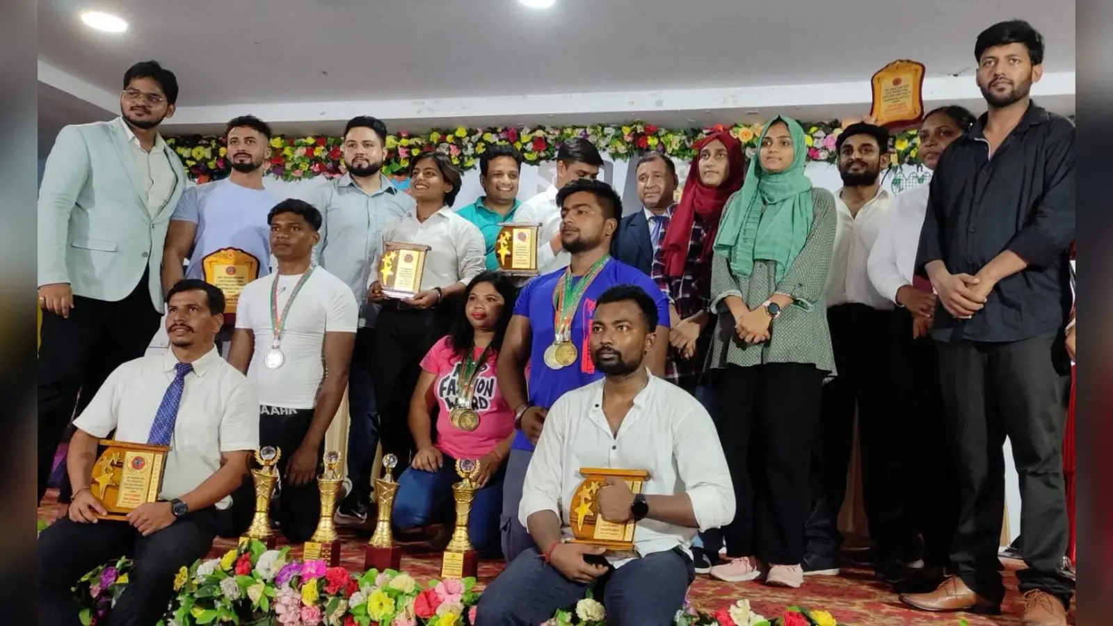 Powerlifting: पावरलिफ्टिंग में अब्दुल्लाह स्ट्रांग मैन और आरती बनी स्ट्रांग वीमेन