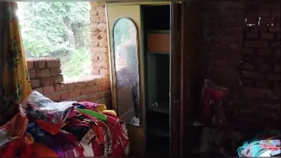 खिड़की के रास्ते घर में घुसा चोर, 50 हजार नकदी समेत सामान उड़ाये