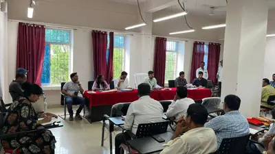 मतदाता सूची पुनरीक्षण को ले घर-घर जाकर सर्वे करें बीडीओ- डीएम