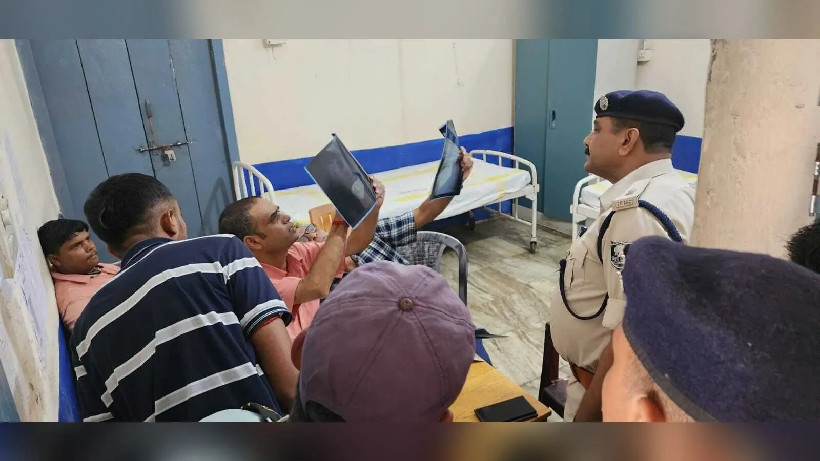 आपसी विवाद में दोस्त पर की फायरिंग, सीने में लगी गोली