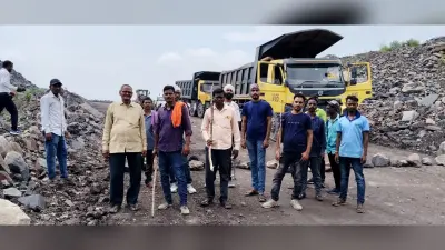 विस्थापितों ने आउटसोर्सिंग कार्य किया ठप