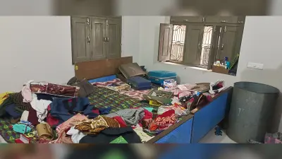 डाबरग्राम में खिड़की तोड़ कर घुसे चोर, लाखों के जेवर व रुपये ले भागे