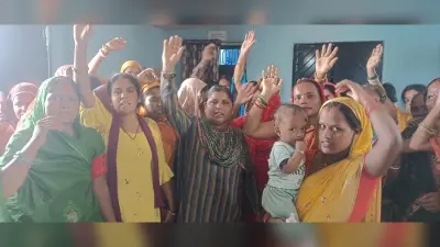 बीपीएम को जीविक कर्मियों ने बनाया बंधक