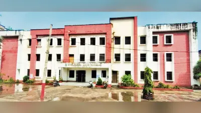 एएनएम स्कूल की चहारदीवारी नहीं होने से छात्राएं असुरक्षित